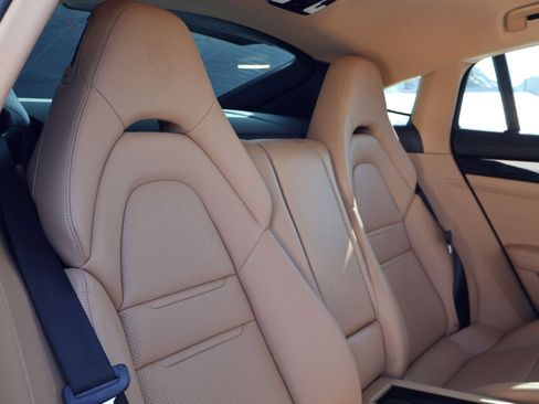 Certified 2023 Porsche Panamera image 23