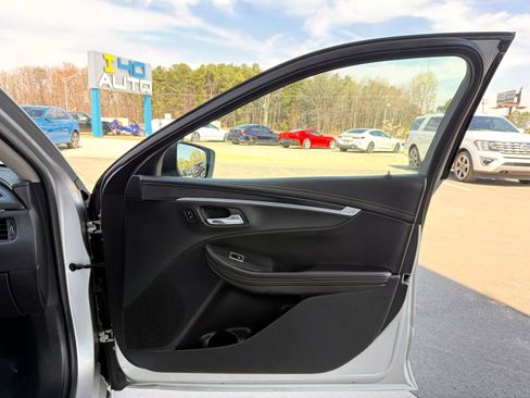 Used 2017 Chevrolet Impala LT image 26