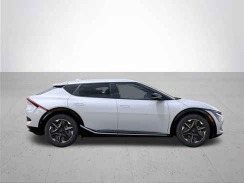 New 2025 Kia EV6 Wind image 7