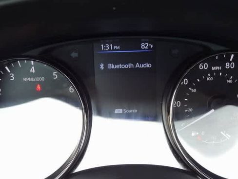 Used 2022 Nissan Rogue Sport SV w/ Technology Package image 18