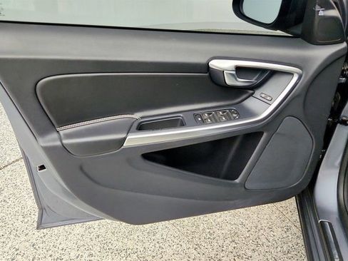 Used 2018 Volvo S60 T5 Dynamic w/ Vision Package AWD/4WD image 11