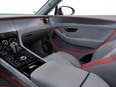 Used 2025 Bentley Continental GT Speed image 33
