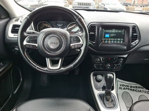 Used 2019 Jeep Compass Latitude image 11