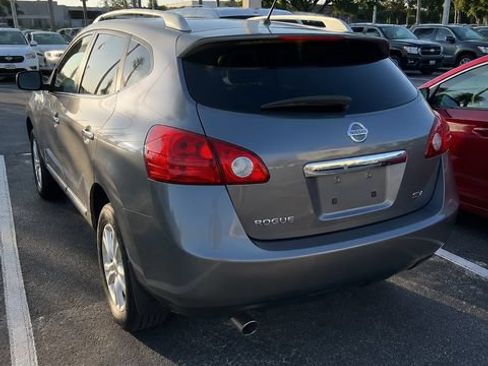 Used 2013 Nissan Rogue SV w/ Premium Pkg AWD/4WD image 4