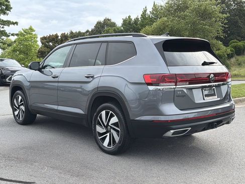 Used 2024 Volkswagen Atlas SE FWD image 3