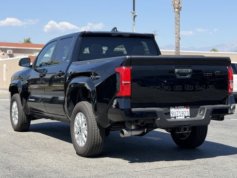 Used 2025 Toyota Tacoma 2WD Double Cab image 5