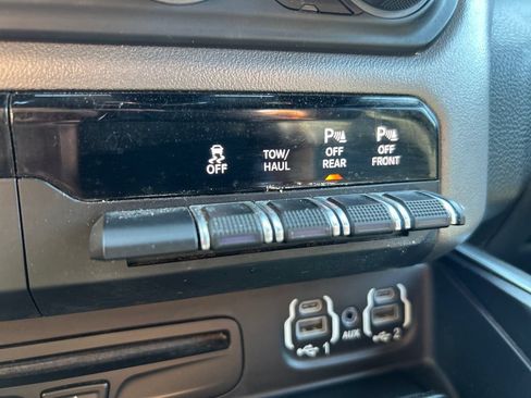 Used 2019 RAM 1500 Big Horn AWD/4WD image 34