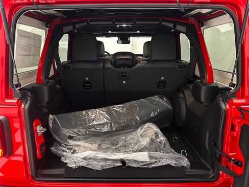 New 2026 Jeep Wrangler Unlimited Rubicon 392 w/ Quick Order Package 27X Moab AWD/4WD image 9