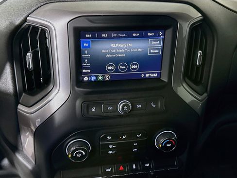 Used 2021 Chevrolet Silverado 1500 Custom RWD image 17