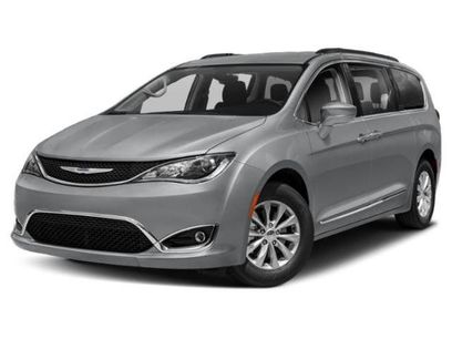Used 2020 Chrysler Pacifica Touring-L w/ Tire & Wheel Group