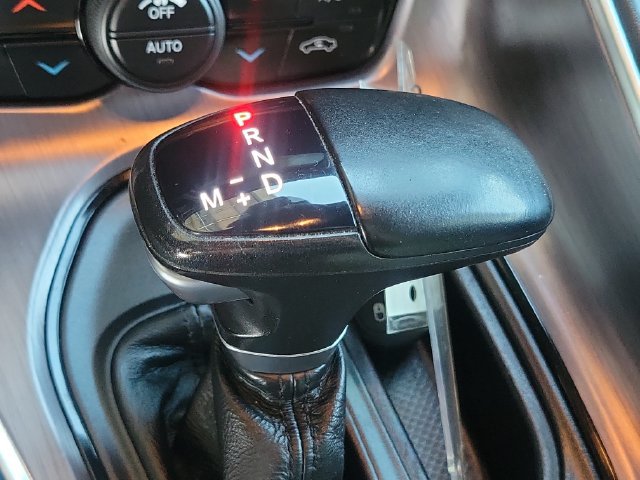 Used 2017 Dodge Challenger R/T Scat Pack RWD image 15