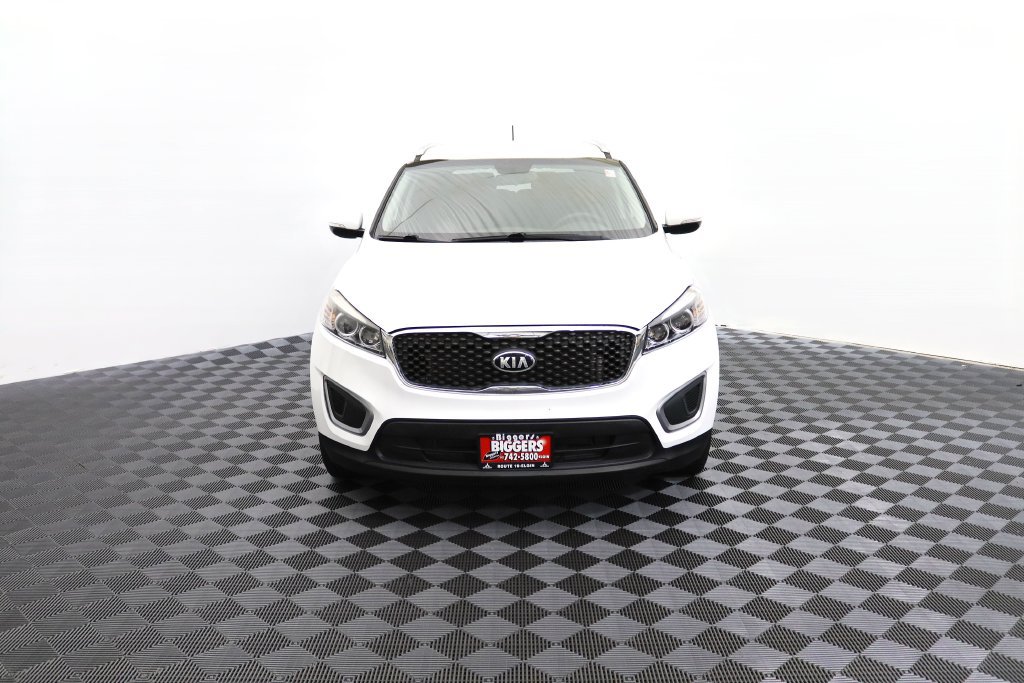 Used 2017 Kia Sorento AWD image 2