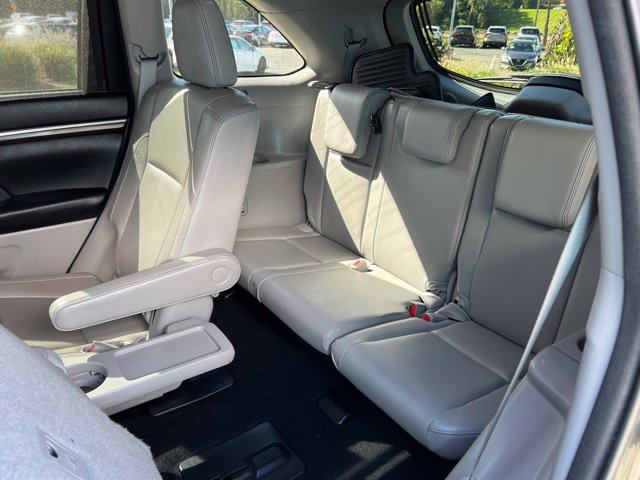 Used 2016 Toyota Highlander Limited AWD/4WD image 29