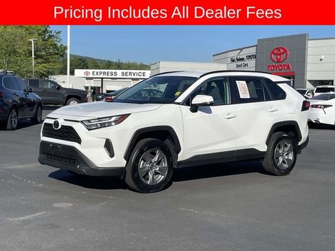 Used 2024 Toyota RAV4 XLE AWD/4WD image 1