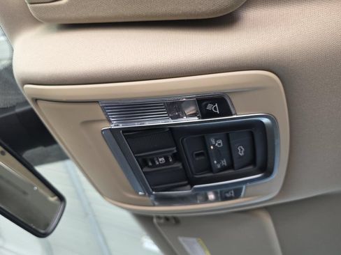 Used 2019 RAM 1500 Laramie AWD/4WD image 27