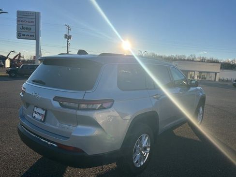 Used 2025 Jeep Grand Cherokee L Laredo w/ Luxury Tech Group I image 7