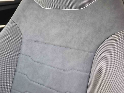 Used 2025 Volkswagen Taos SE FWD image 27