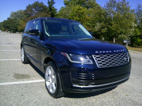 Used 2020 Land Rover Range Rover HSE image 10