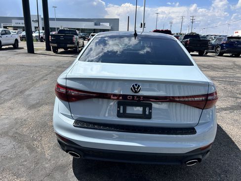 Used 2025 Volkswagen Jetta GLI Autobahn FWD image 4