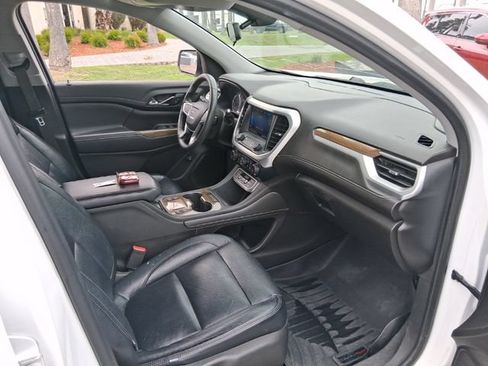 Used 2021 GMC Acadia SLE w/ Driver Convenience Package FWD image 11