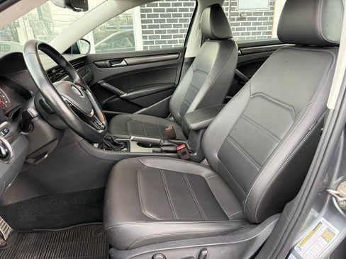 Used 2020 Volkswagen Passat 2.0T R-Line image 3