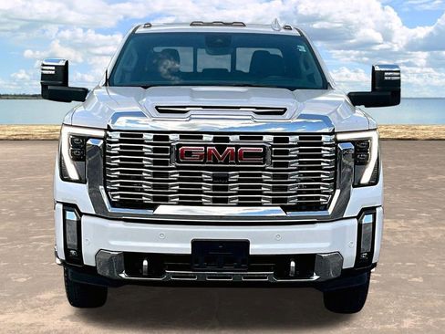 Used 2024 GMC Sierra 3500 Denali w/ Denali Reserve Package AWD/4WD image 2