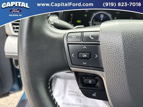Used 2025 Toyota Camry SE FWD image 22