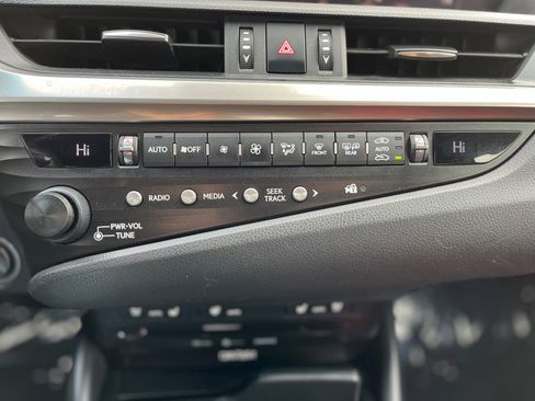 Used 2019 Lexus ES 350 F Sport image 32