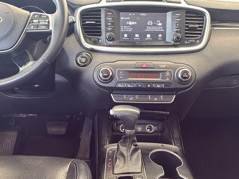 Used 2019 Kia Sorento EX AWD/4WD image 31