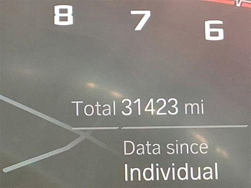 Used 2022 BMW M4 xDrive Competition w/ Executive Package image 21