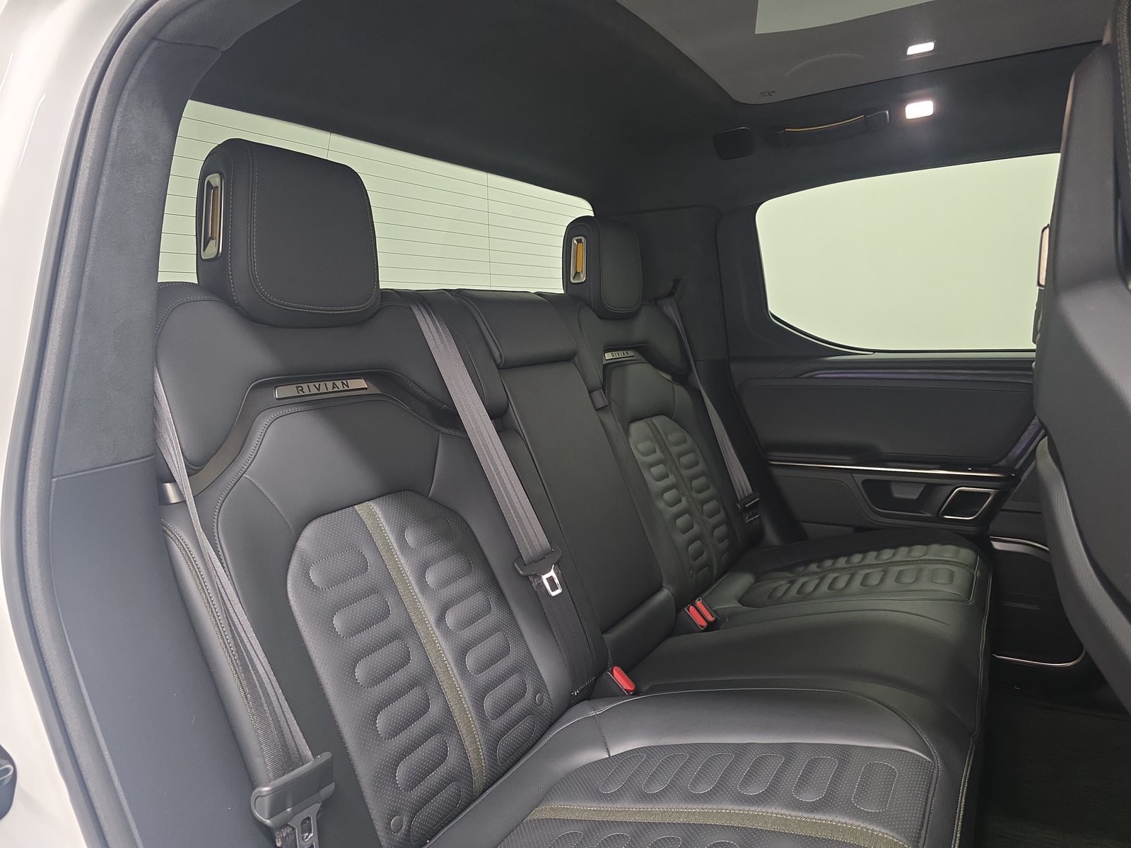 Used 2022 Rivian R1T Adventure AWD/4WD image 22
