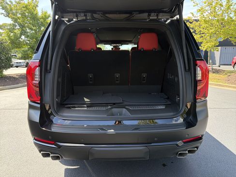 Used 2026 GMC Yukon Denali w/ Sun & Power Step Package AWD/4WD image 51