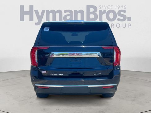 Used 2023 GMC Yukon SLT w/ SLT Premium Package AWD/4WD image 4