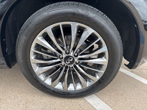 Used 2019 INFINITI QX80 Luxe w/ 22" Wheel Package image 4