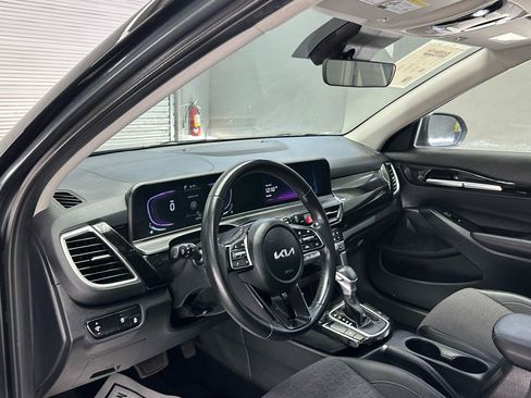 Used 2025 Kia Seltos S FWD image 20