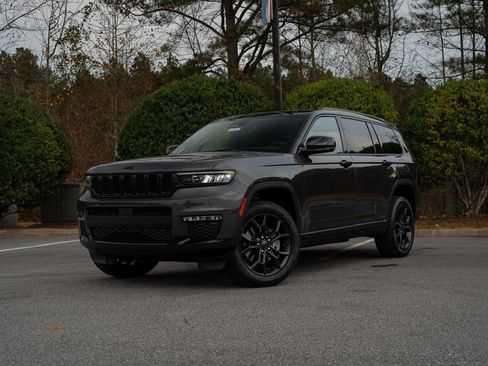 New 2025 Jeep Grand Cherokee L Limited AWD/4WD image 1
