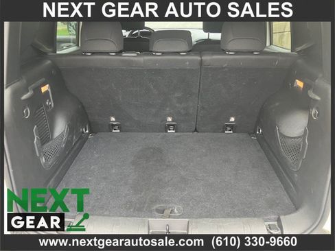 Used 2017 Jeep Renegade Altitude AWD/4WD image 7