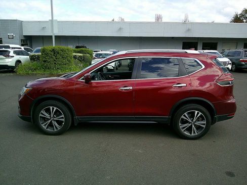 Used 2020 Nissan Rogue S image 2
