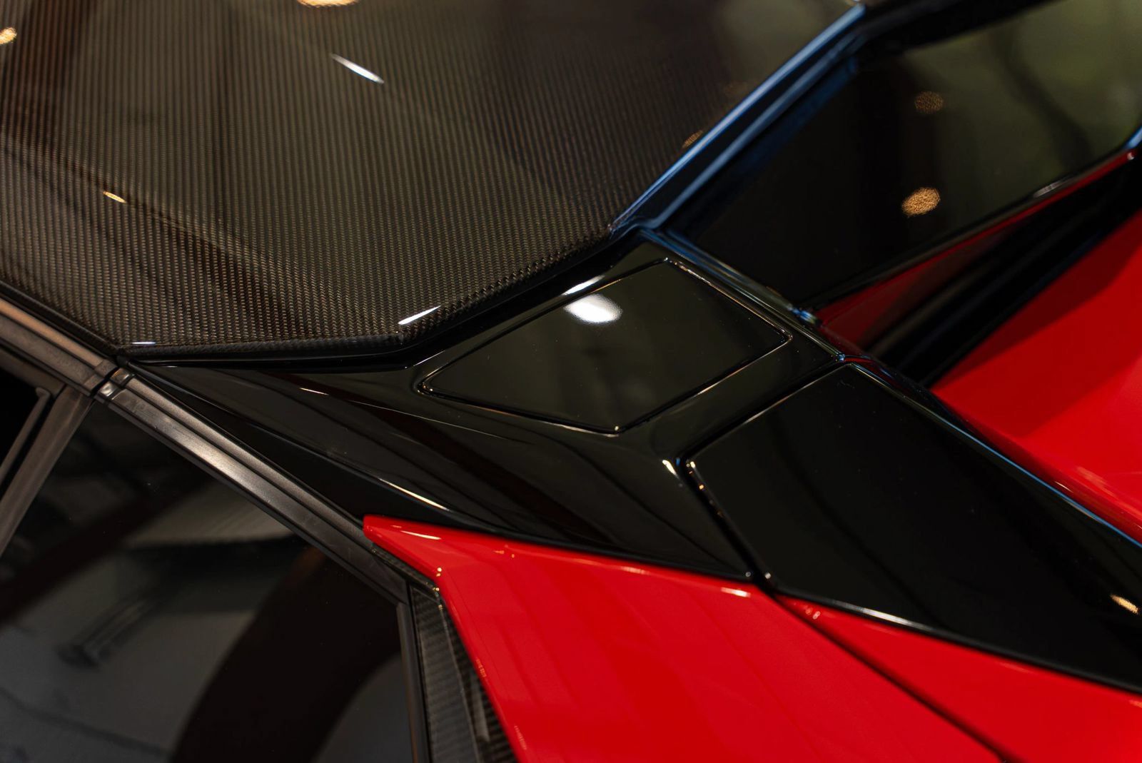 Used 2018 Lamborghini Aventador S AWD/4WD image 25