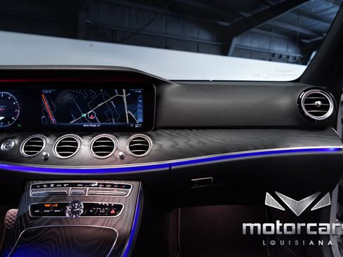 Used 2019 Mercedes-Benz E 300 4MATIC w/ Premium 1 Package image 34