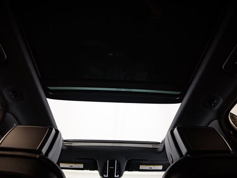 Certified 2023 Porsche Cayenne AWD/4WD image 30