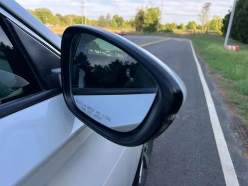 Used 2019 Honda Accord Touring image 32