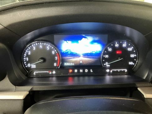 Used 2022 Ford Explorer XLT w/ Equipment Group 202A image 16