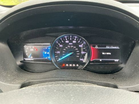 Used 2018 Ford Explorer XLT w/ Equipment Group 201A AWD/4WD image 16