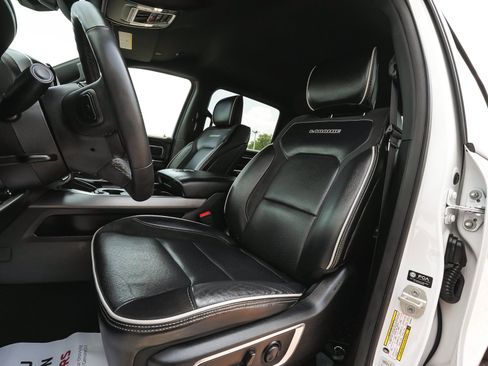 Used 2025 RAM 1500 Laramie w/ Sport Appearance Package AWD/4WD image 34