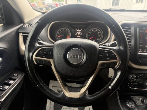 Used 2014 Jeep Cherokee Latitude AWD/4WD image 4