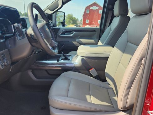 Certified 2025 Chevrolet Silverado 2500 LTZ w/ LTZ Convenience Package AWD/4WD image 12