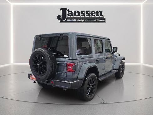 Used 2025 Jeep Wrangler Unlimited Sahara AWD/4WD image 5