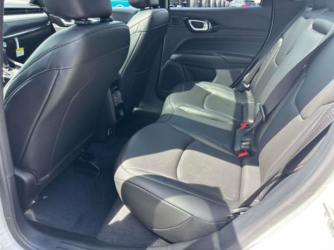 New 2025 Jeep Compass Limited w/ Sun & Sound Group image 6