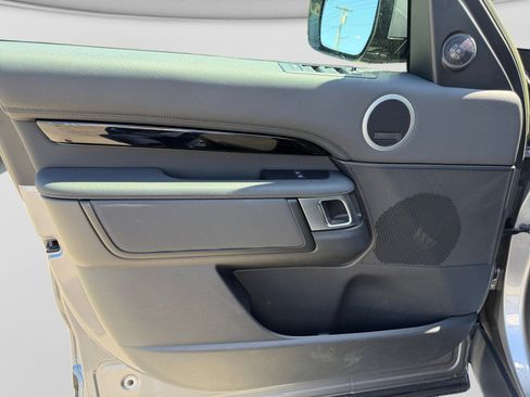 Used 2023 Land Rover Discovery S AWD/4WD image 12